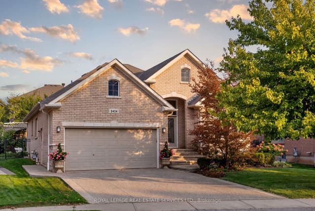 Detached at 2424 Tesla Crescent, Oakville, ON L6H 7T6