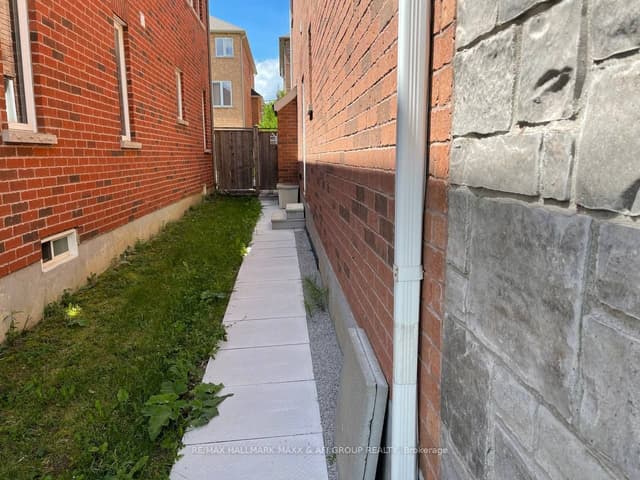 Detached at 53 Froud Drive Bsmt, Richmond Hill, ON L4S 0C6