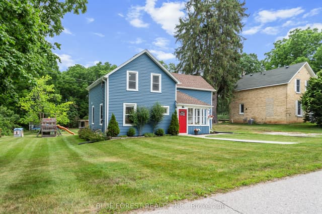 Detached at 9 Union Street E, Lambton Shores, ON N0M 1B0