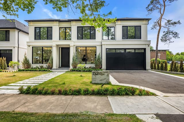 Detached at 152 Third Line, Oakville, ON L6L 3Z8