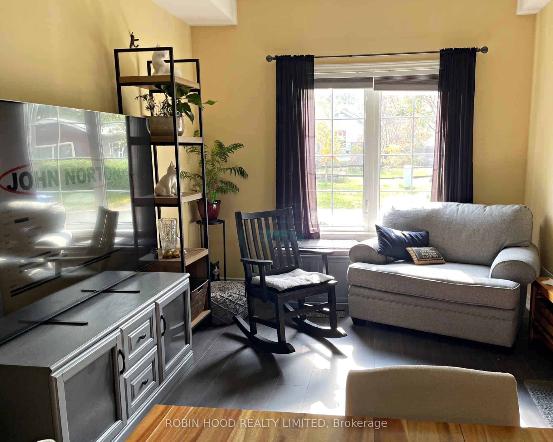 Suite 7, Unit 7 · 110 Grew Blvd