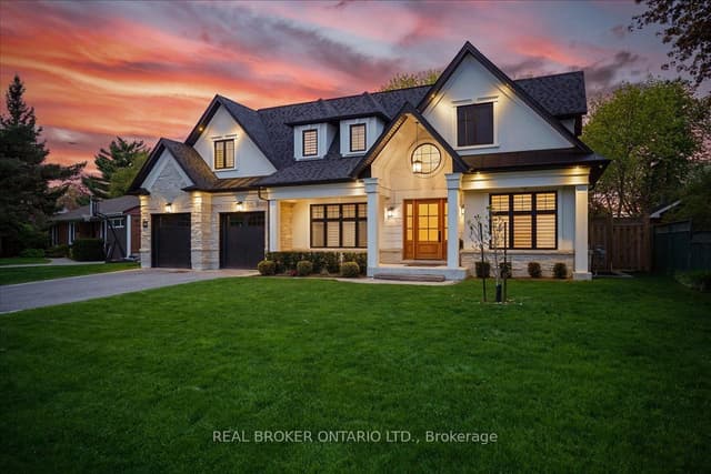 Detached at 1445 Skyline Drive, Mississauga, ON L5E 2W3
