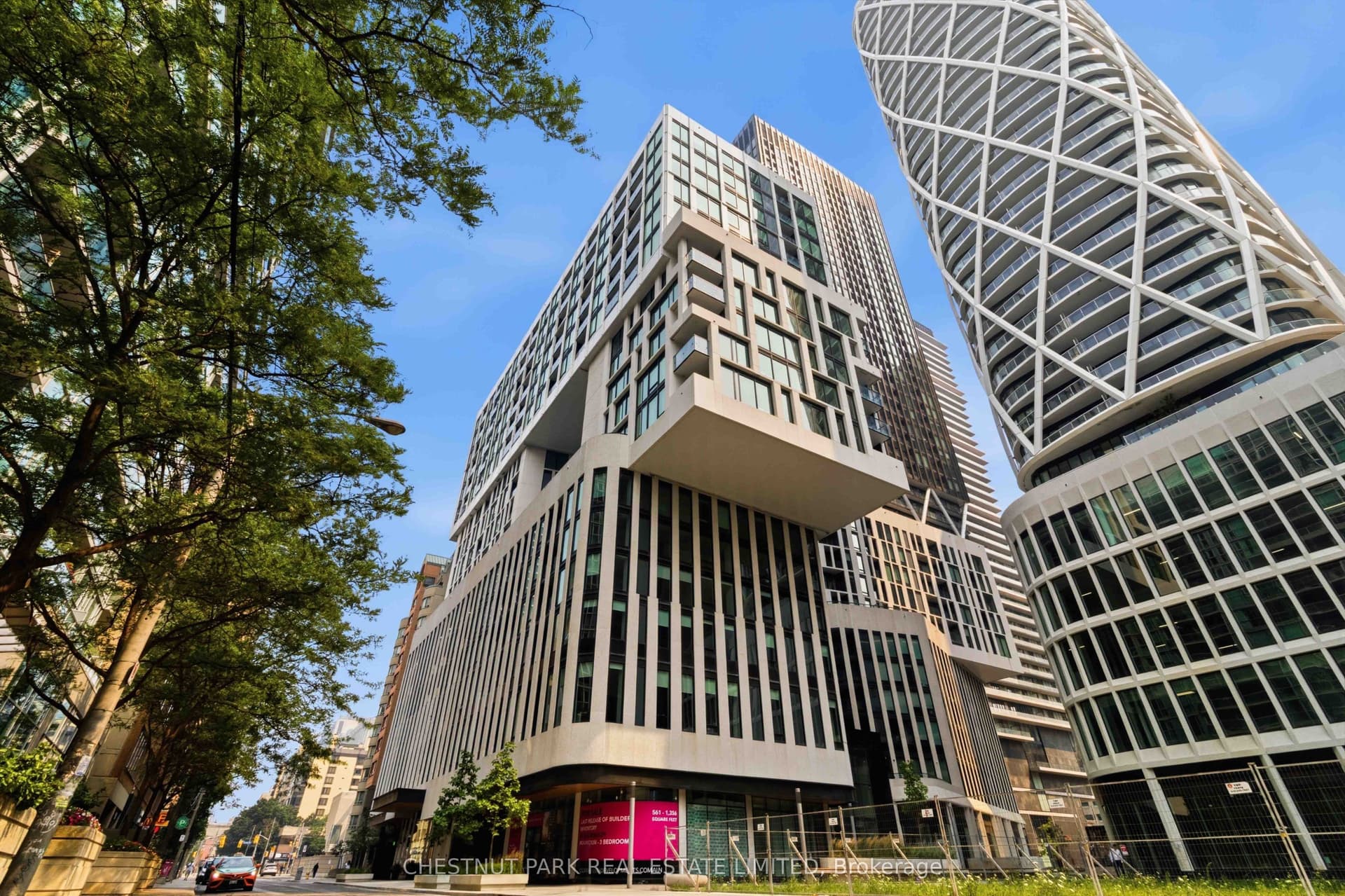 Suite 625 · Floor 6, Unit 625 · 230 Simcoe St