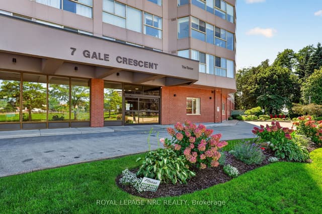 Condo Apartment at 7 Gale Crescent 302, St. Catharines, ON L2R 7M8
