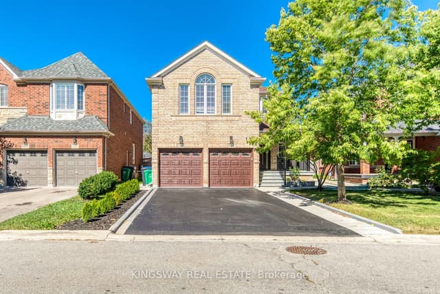 Detached at 3133 Mission Hill Drive, Mississauga, ON L5M 0B2