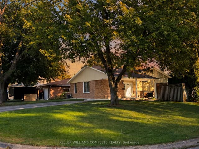 Detached at 1 HALENE Court, St. Catharines, ON L2M 6M3