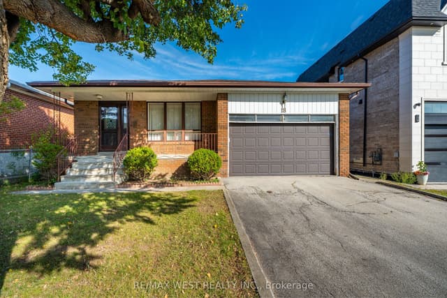 Detached at 18 Pheasant Valley Court, Markham, ON L3T 2H1