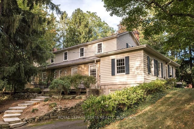 Detached at 12 Old Ancaster Road, Hamilton, ON L9H 3P9