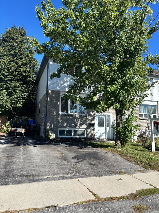 Duplex at 23 Carlton Road, Barrie, ON L4M 5K8