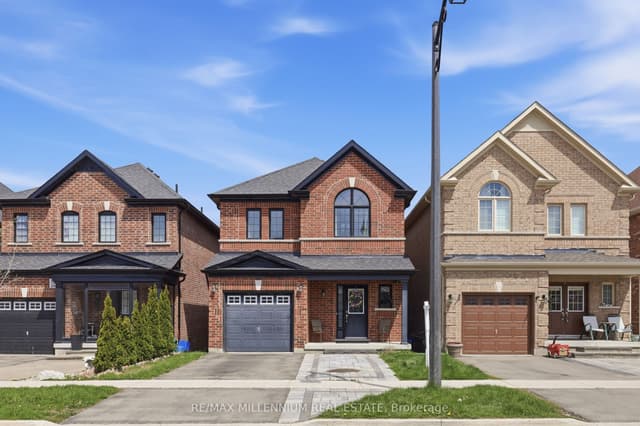 Detached at 296 Miller Park Avenue, Bradford West Gwillimbury, ON L3Z 0Y1