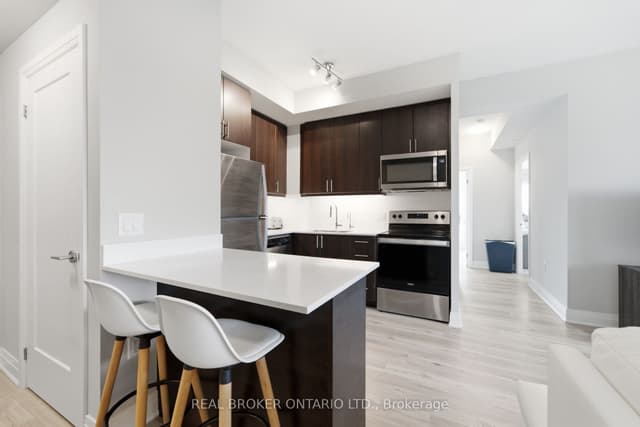 Condo Apartment at 3220 Sheppard Avenue E 701, Toronto, ON M1T 0B7, Toronto E05