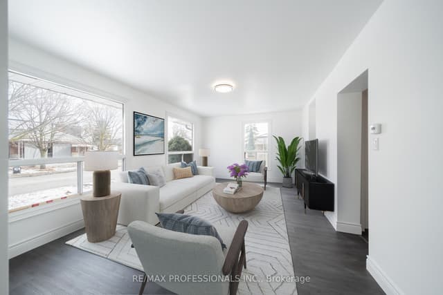 Detached at 174 Thirtieth Street MAIN, Toronto, ON M8W 3C5, Toronto W06