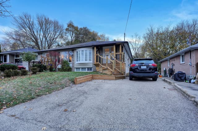 Semi-Detached at 268 Penn Avenue Basement, Newmarket, ON L3Y 2S6