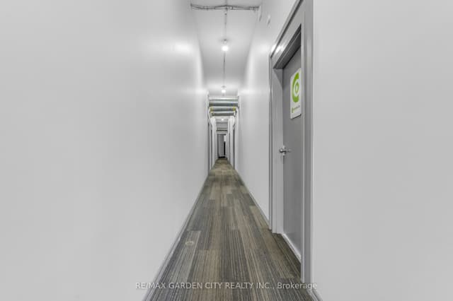 Office at 16 Myrtle Avenue 7, Hamilton, ON L8M 2E9