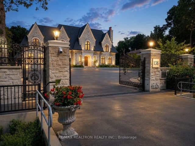 Detached at 138 Centre Street, Vaughan, ON L4J 1G4