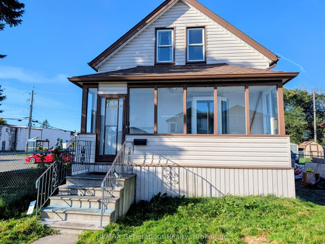 Detached at 607 Mcintosh Street, Thunder Bay, ON P7C 3A3