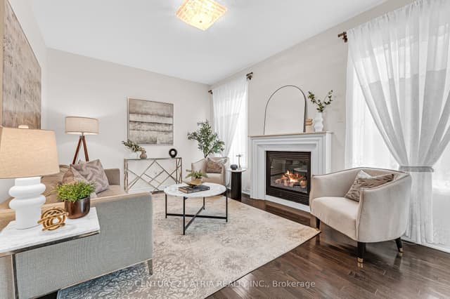 Detached at 468 Kwapis Boulevard, Newmarket, ON L3X 3K5