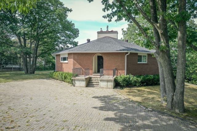 Detached at 10 SUNSET Court, Wasaga Beach, ON L9Z 2A9