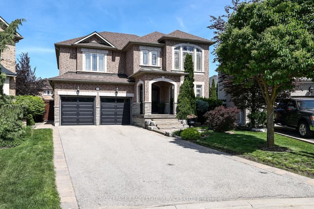 Detached at 140 Humber Forest Court, Vaughan, ON L4H 2V2