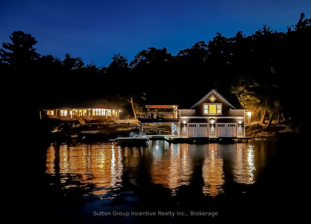 Detached at 12 Ouno Island, Muskoka Lakes, ON P0B 1J0