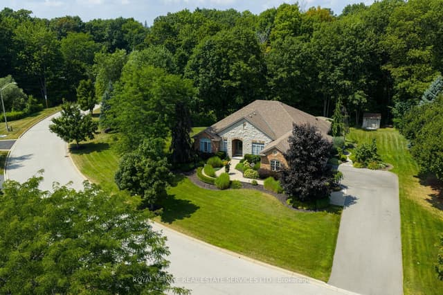 Detached at 32 Parkshore Place, Hamilton, ON L0R 1H1