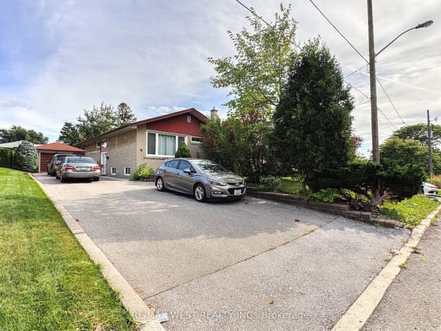 Detached at 31 Valencia Crescent Lower Level, Toronto, ON M6L 1M3, Toronto W04