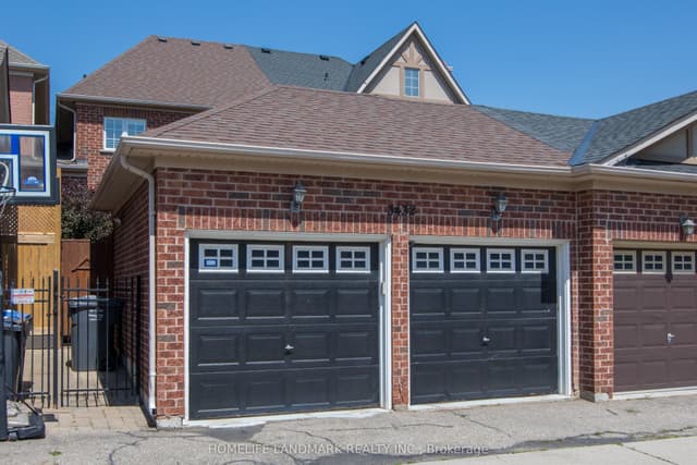 Att/Row/Townhouse at 3432 Eglinton Avenue W, Mississauga, ON L5M 7P2