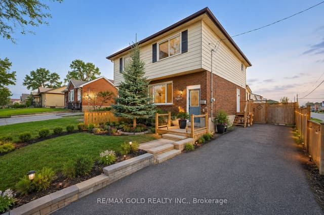 Semi-Detached at 784 Douglas Street, Oshawa, ON L1H 5C9