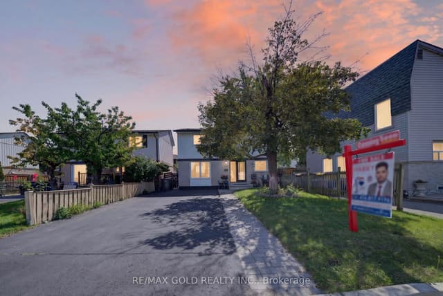 Detached at 10 Jeffrey Street, Brampton, ON L6S 2M9