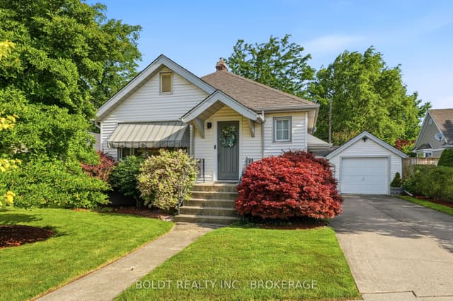 Detached at 9 Woodgate Avenue, St. Catharines, ON L2R 3V3