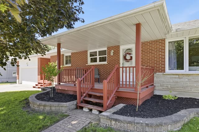 Detached at 12 Simcoe Street, Whitby, ON L1M 1B2