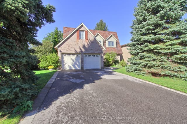 Detached at 129 Robin Court, Newmarket, ON L3Y 6B2