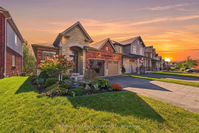 Detached at 171 Gold Park Gate, Essa, ON L3W 0B4