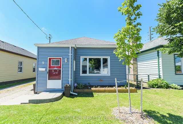 Detached at 9 Pearl Street, London East, ON N5Z 1X1