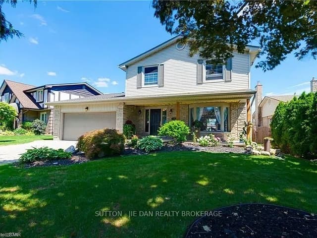 Detached at 1027 Flintlock Court, London North, ON N6H 4M3