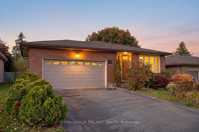 Detached at 42 Applegreen Grove, London South, ON N6J 4K4