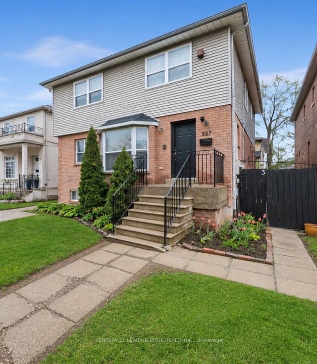 Detached at 527 Glengarry Avenue, Toronto, ON M5M 1G2, Toronto C04