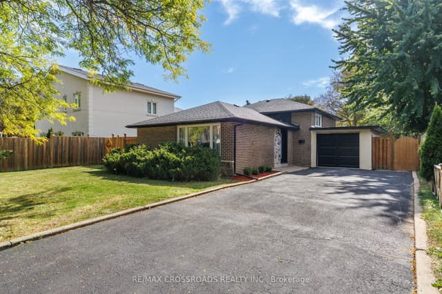 Detached at 184 Laverock Avenue, Richmond Hill, ON L4C 4K3
