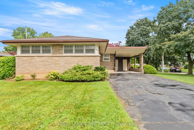 Detached at 552 Bunting Road, St. Catharines, ON L2M 3A5