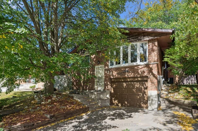 Detached at 128 Briar Knoll Drive, Kitchener, ON N2E 2B8