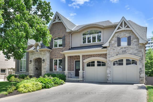 Detached at 888 Park Avenue W, Burlington, ON L7T 1N6