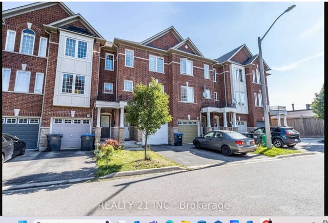 Att/Row/Townhouse at 17 Rock Haven Lane, Brampton, ON L6X 0H2