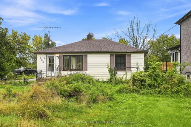 Detached at 663 Ridge Road W, Grimsby, ON L3M 4E7