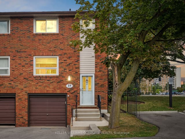 Condo Townhouse at 90 Magnolia Drive 19, Hamilton, ON L9C 6R9