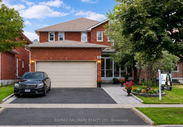 Detached at 92 Weldrick Road E, Richmond Hill, ON L4C 8T7