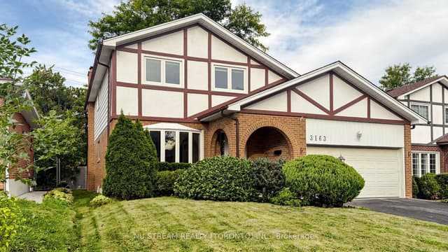 Detached at 3163 Ibbetson Crescent, Mississauga, ON L5C 1Z1