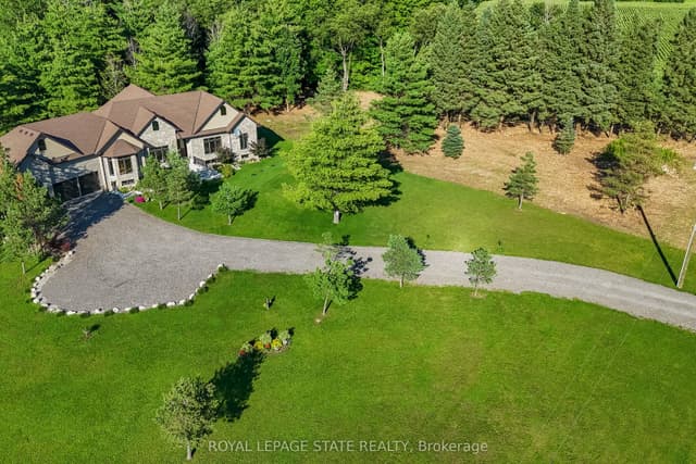 Detached at 986 Highway 8, Hamilton, ON L9H 5E1