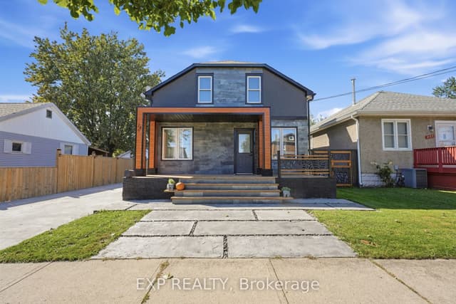 Detached at 249 Wallace Avenue S, Welland, ON L3B 1R7