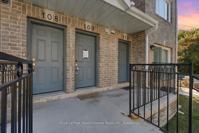 Condo Townhouse at 75 Weldrick Road E 109, Richmond Hill, ON L4C 0H9