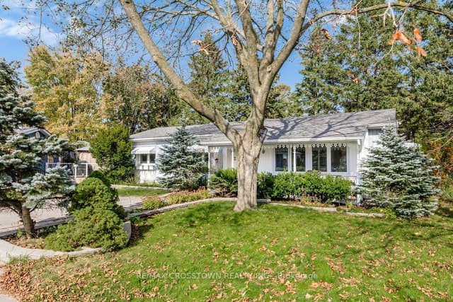 Detached at 2 Tamarack Court, Innisfil, ON L9S 1M8
